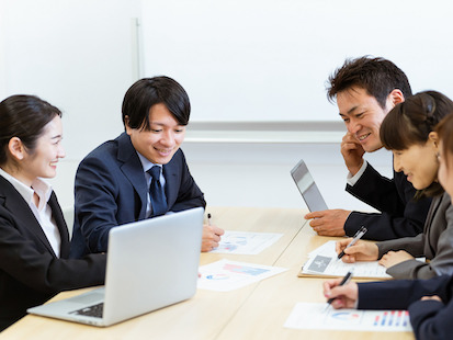 職場でのコミュニケーション：敬語の誤用がもたらすリスクと解決策